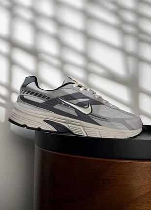 Nike initiator  light grey 5