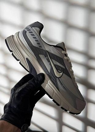 Nike initiator  light grey 4