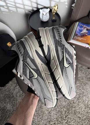 Nike initiator  light grey 3