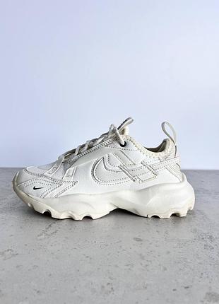 Уцінка кросівки жіночі nike тс 7900