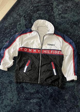 Tommy hilfiger вінтажна дитяча куртка приблизно 11-13років