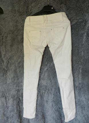 ✅ классные рваные джинсы с вставками из сетки гипюр3 фото