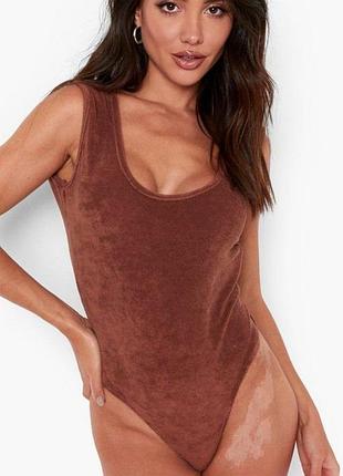 Купальник слитный женский boohoo m коричневый махровый high leg открытые бедра новый с биркой
