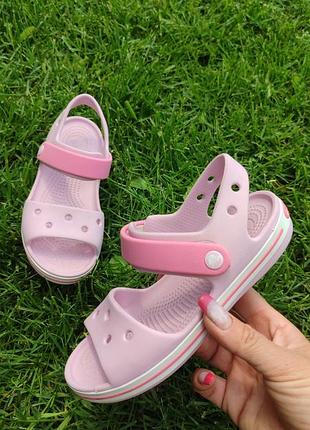 Дитячі рожеві босоніжки crocs c13