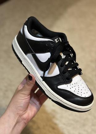 Оригінальні кросівки nike dunk 36.5 розмір (23см устілка) бу