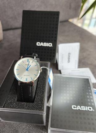 Годинник casio