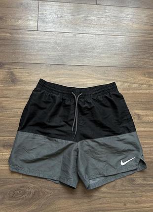 Чоловічі спортивні шорти nike