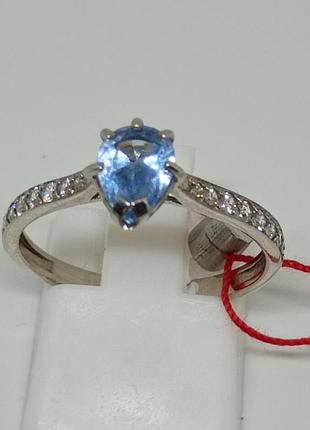Серебряная кольца с фианитами.