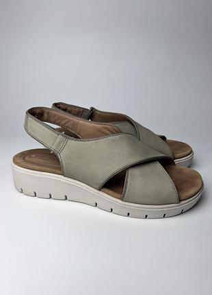 Босоніжки жіночі clarks натуральна шкіра