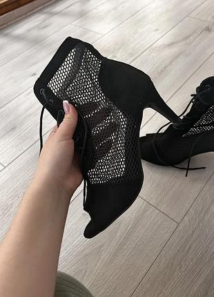 Туфлі для танців high heels
