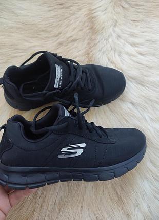 Легесенькі чорні кросівки skechers р.37