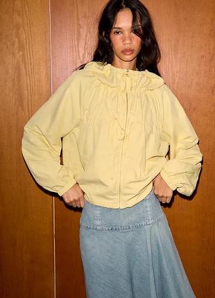 Жовта куртка zara нейлонова куртка зі шнурівкою лимонна куртка з капюшоном вільна куртка з високим коміром легка куртка бомбер жовтий жовта вітрівка