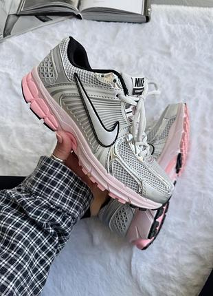 Жіночі кросівки найк зум вомеро стильні nike zoom vomero 5 silver/pink 39