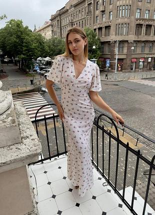 Нежное легкое женское платье