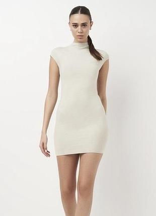 Бежевое трикотажное мини-платье zara без рукавов