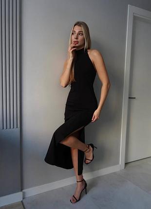 Силуетна сукня з застібкою на шиї 😍