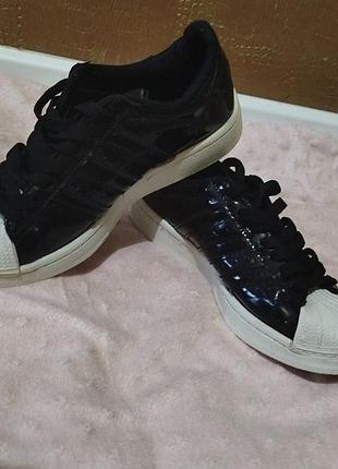 Кроссовки бренда adidas 36 размера, по стельке-24 см