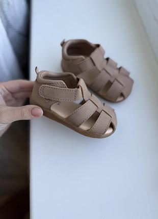 Босоніжки від н&м