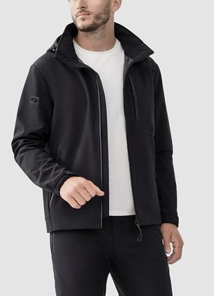 Чоловіча вітровка avecs чорна з матеріалу "softshell"