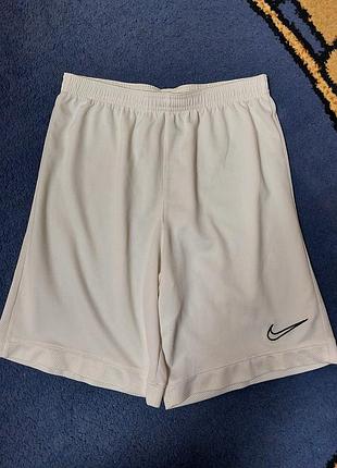Белые шорты nike dri fit р 158-170 см