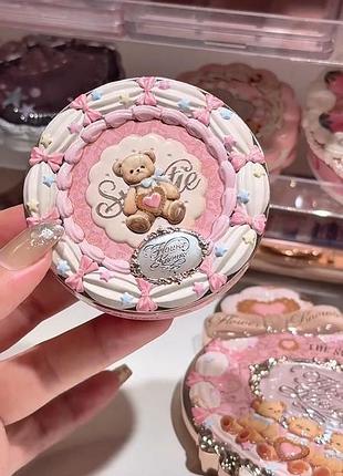Палетка консилерів від flower knows з колекції the sweetie bear (01 strawberry chocolate) 🎀