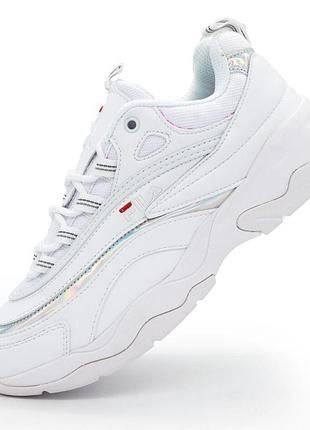 Жіночі білі кросівки fila ray сріблясті. топ якість! 35. розміри в наявності: 35.