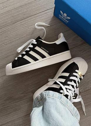 Женские черные кроссовки adidas superstar core black cream white х суперстар 38