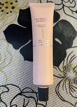 Крем для рук та нігтів марки fragrance society (продається у marks & spencer) з ароматом poppy, peony & pearl barley.