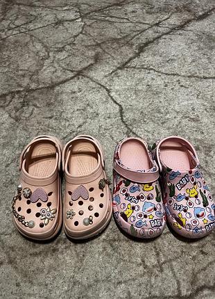 Шльопанці, сандалі типу crocs на дівчинку