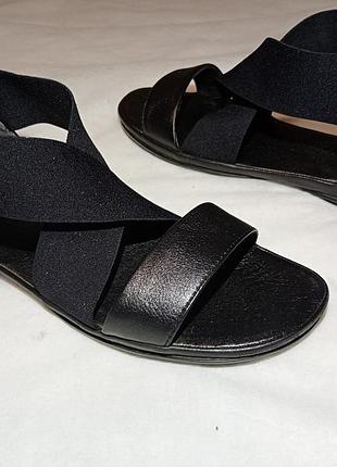 Кожаные босоножки camper right nina (camper girl) - стиль, эластичность и комфорт (артикул: k200759-002), размер 41
длина стельки 26 см, вьетнам