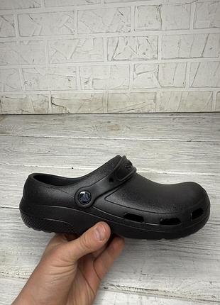 Черные кроксы crocs specialist ii vent clog m7w9 размер 39-40