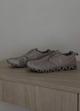 Кросівки on cloud,40.5р 4