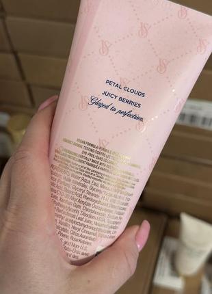 Лосьйон для тіла victoria’s secret glazed petals & berries 236 мл