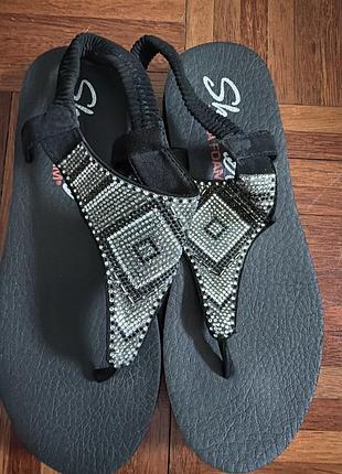 Нові жіночі босоніжки-в'єтнамки skechers cali meditation new moon чорного кольору з еластичним ремінцем на п'яті 38 usa 🇺🇸