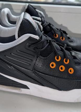Jordan max aura 5 3