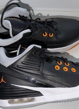 Jordan max aura 5 2