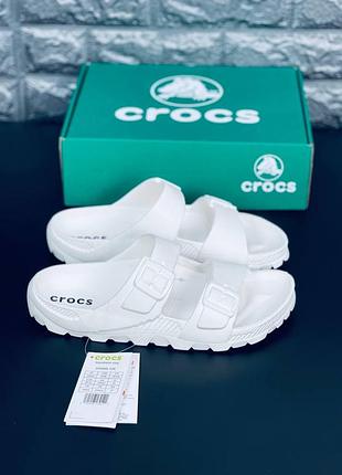 Тапки крокси чоловічі білі шльопки шльопанці крокс піна crocs ціна зі знижкою