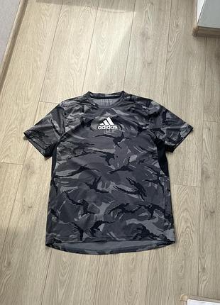 Футболка adidas