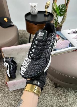 Nike air max plus black white line 3