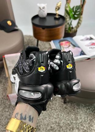 Nike air max plus black white line 8