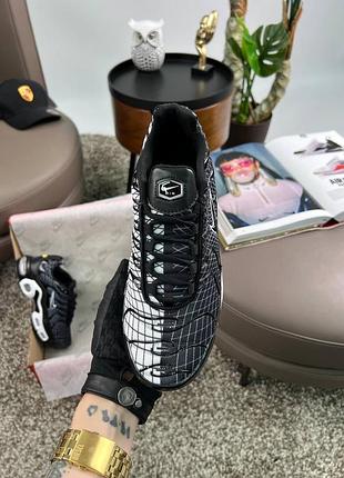 Nike air max plus black white line 5