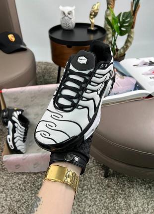 Nike air max plus white black 3