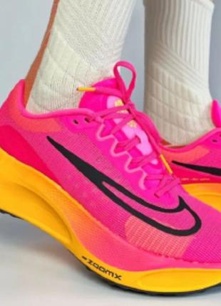 Кросівки nike zoom fly 5 в кольорі«hyper pink/black/laser orange»