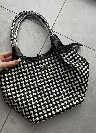 Сумка в стилі prada 8