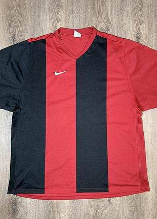 Вінтажна червоно-чорна футбольна футболка nike 2000-х років, vintage