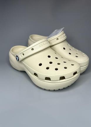 Crocs classic platform clog. розміри 36,37,38,39
