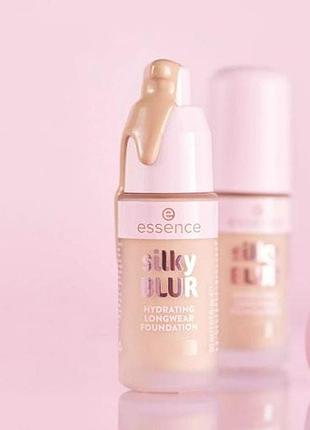 Тональный крем для лица essence silky blur hydrating longwear foundation, 100, 30 мл