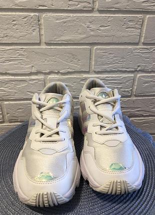 Кроссовки adidas 2