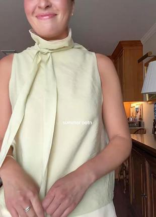 Отличный двойной топ лимонного цвета с высоким воротником и завязками zara 
🌷🌷🌷🌷🌷🌷🌷🌷