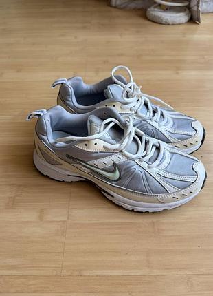 Кросівки nike dart
